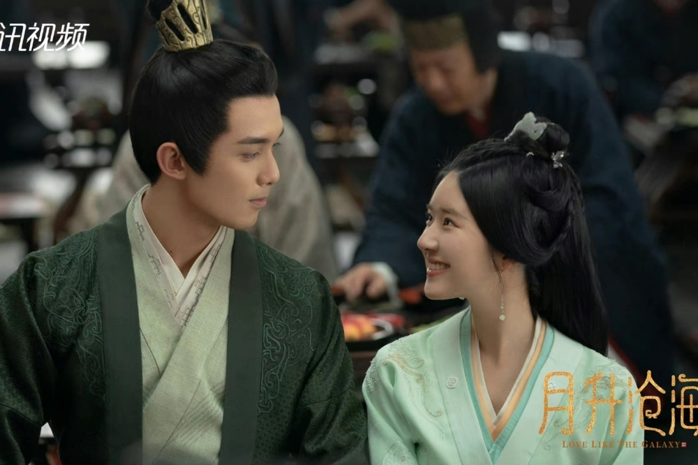 对吴磊飙脏话画面曝光  赵露思甜美清纯人设崩