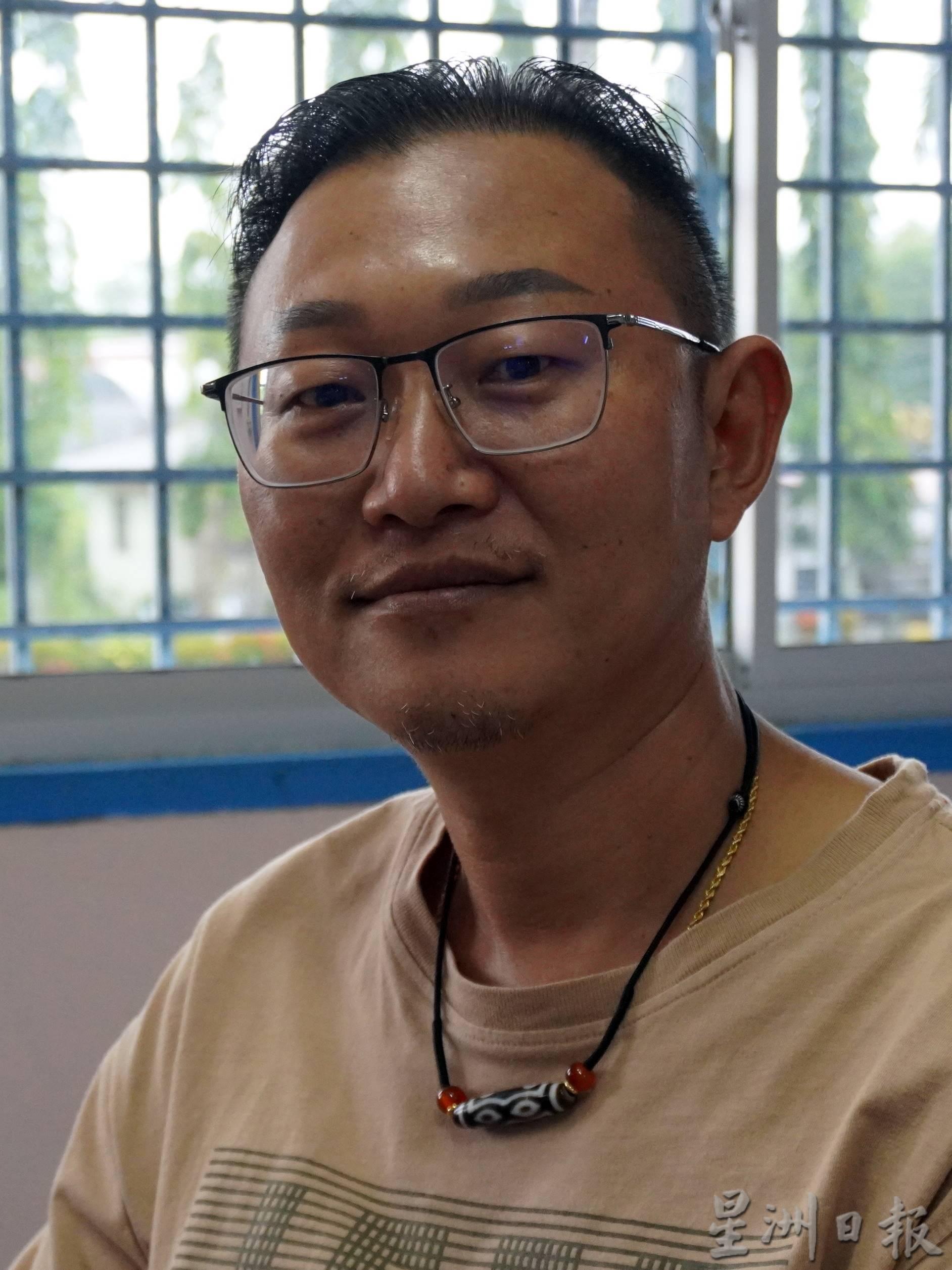 封底(大北马)细叙华小系列/通过校园环境改变学习思维,群修新设学生楷模奖.穿超级英雄服装上学