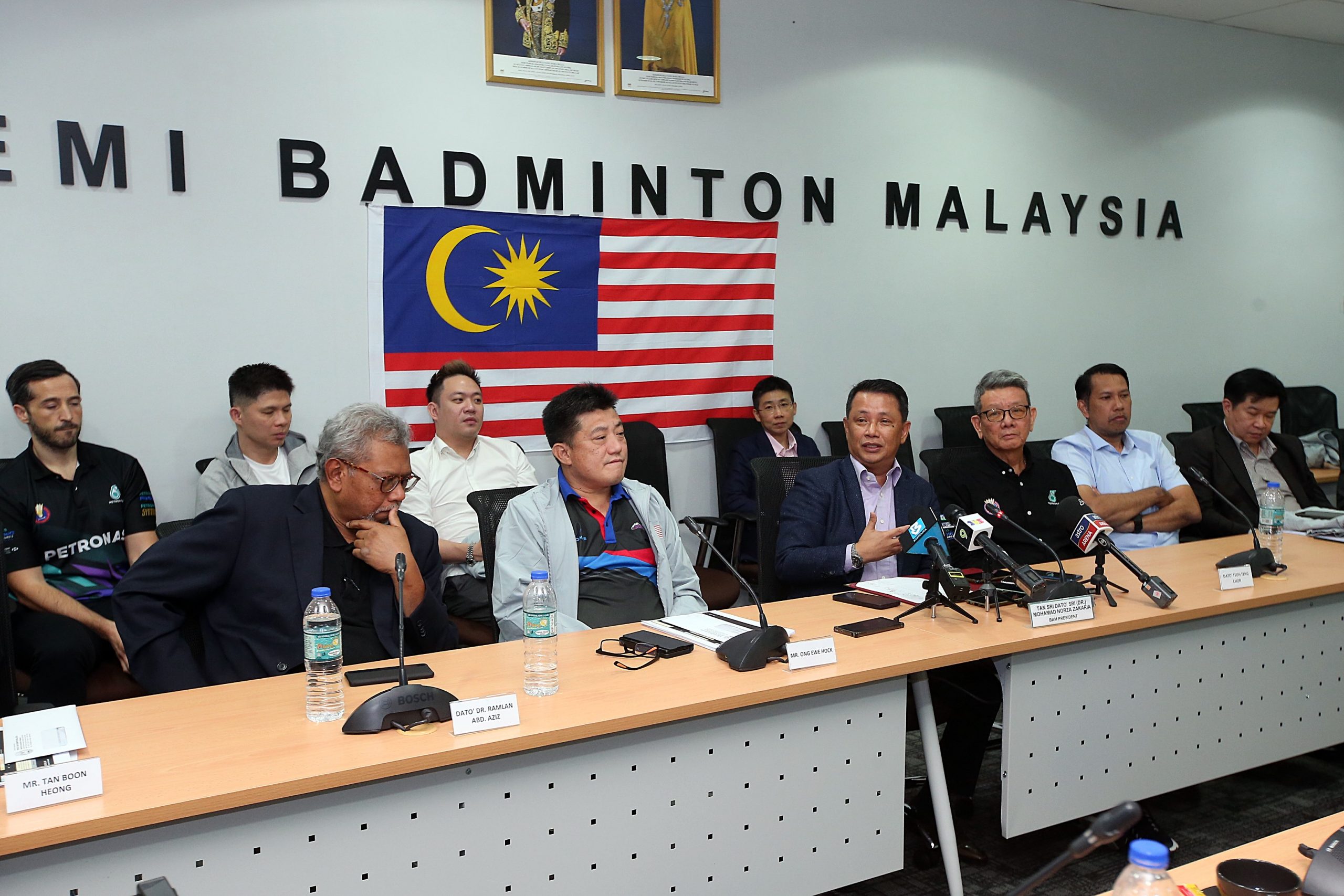 将随队出征扮演领队教练角色  名宿助力马羽球员争佳绩