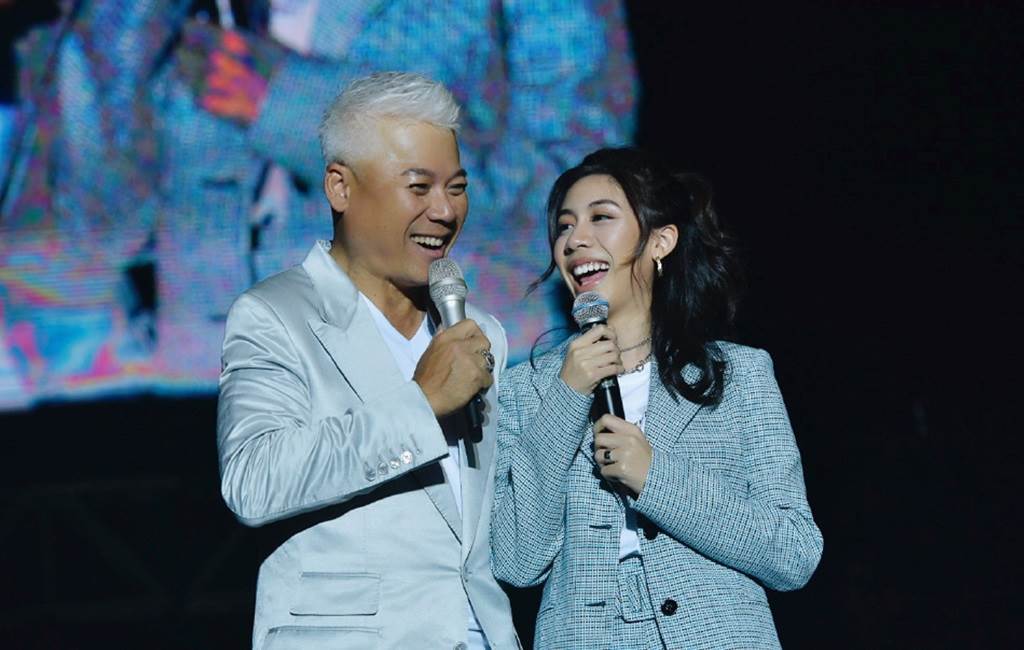 巫启贤迎60岁众星云集  张清芳合唱贺寿