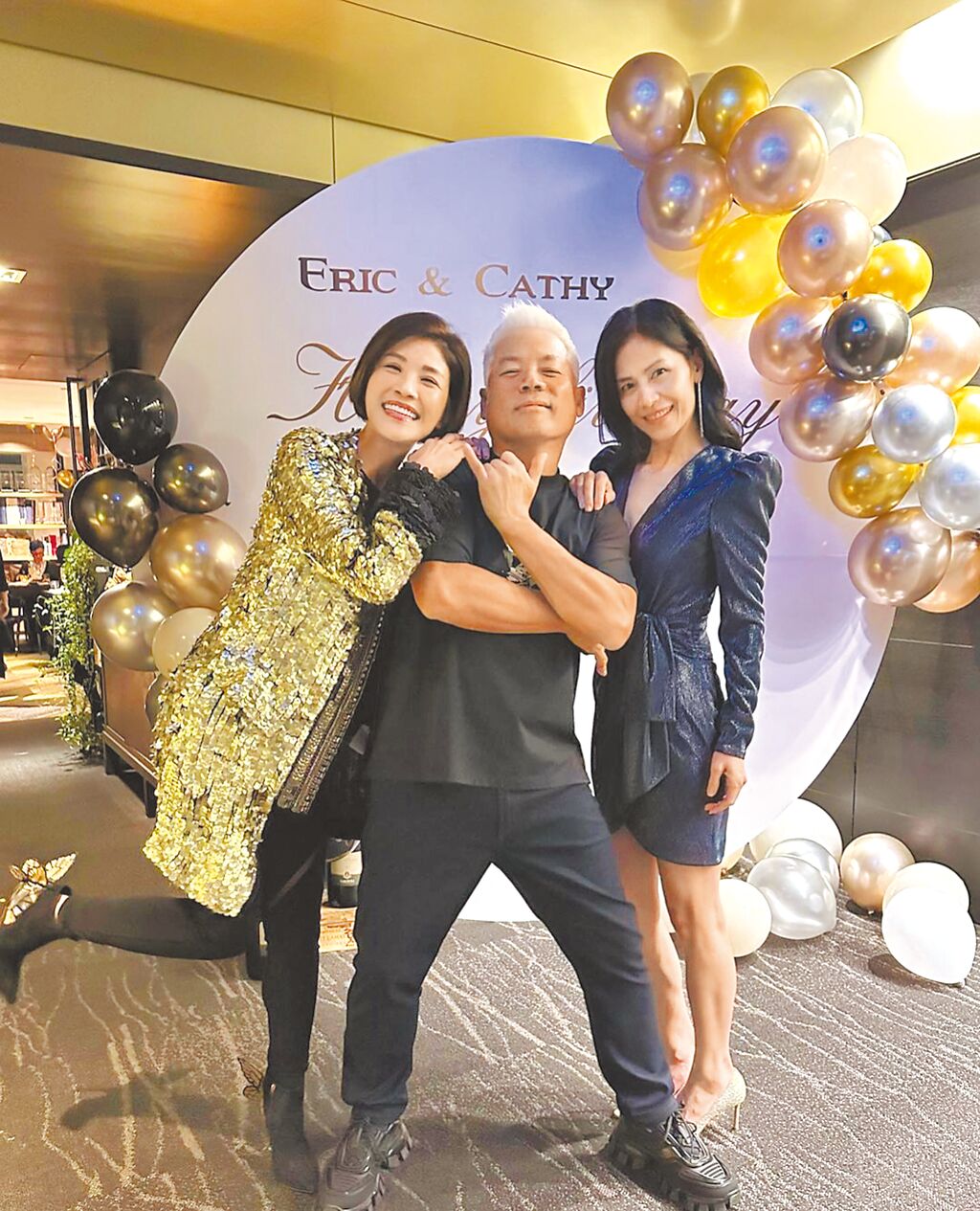 巫启贤迎60岁众星云集  张清芳合唱贺寿