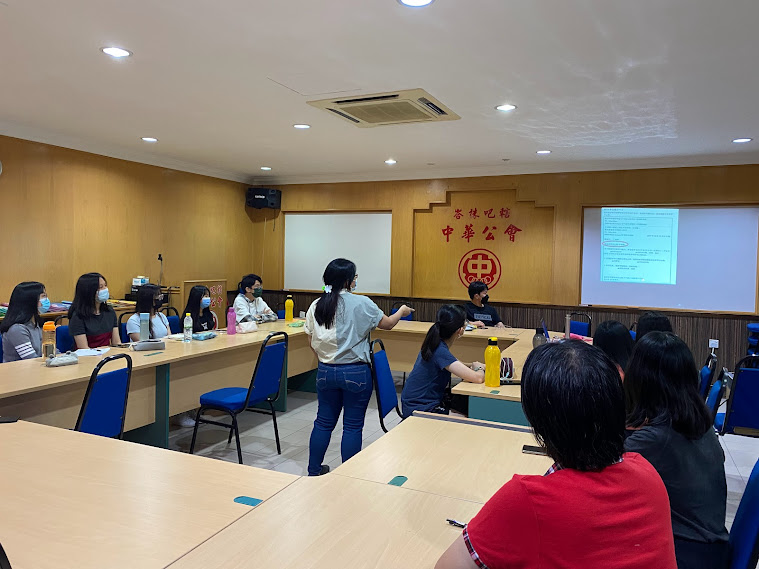 **已签发**柔:封面:【特稿】:为鼓励学生报考SPM华文,峇中华公会免费开办备考班为考生冲刺