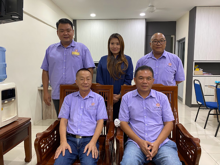 **已签发**柔:封面:【特稿】:为鼓励学生报考SPM华文,峇中华公会免费开办备考班为考生冲刺