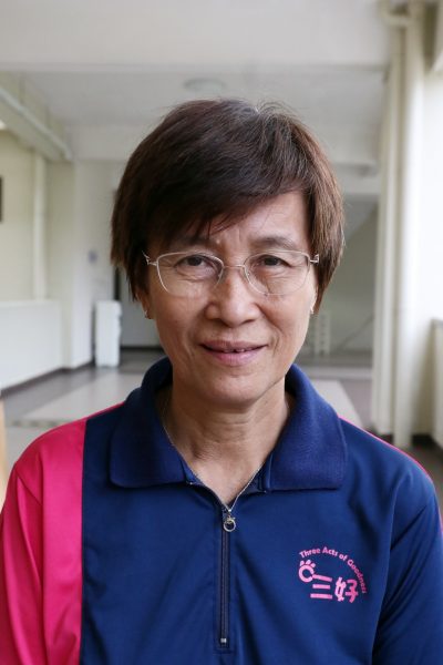 民众陆续抵新马寺献花，缅怀星云大师也献上敬意