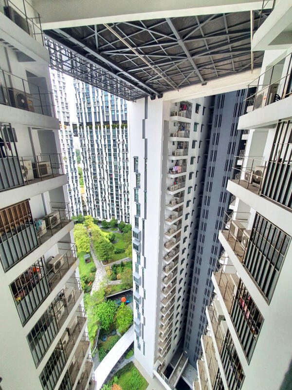 *已签发*柔:狮城二三事:138万新元买5房式组屋 夫妻付12万新元现金溢价