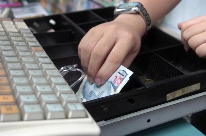 *已签发*柔:狮城二三事:因教唆员工犯罪 辣椒板面店前主管监4个月