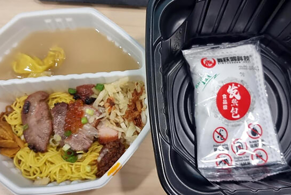 **已签发**柔:狮城二三事:打包云吞面附发热包收1新元,有人赞有人弹