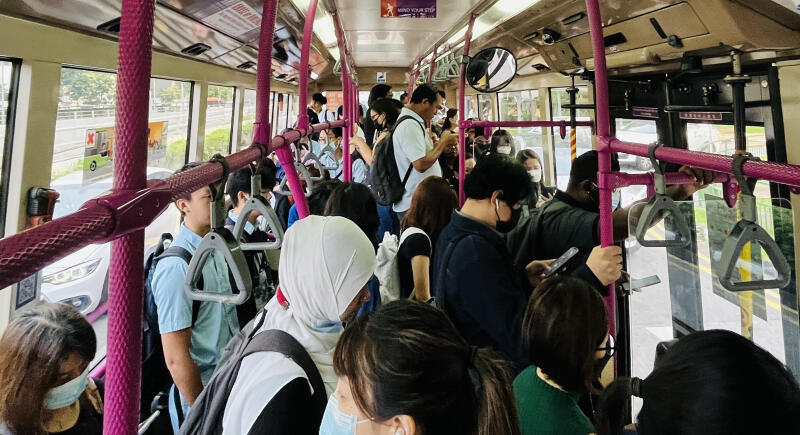 **已签发**柔:狮城二三事:虽解除规定,狮城九成公交乘客仍戴口罩