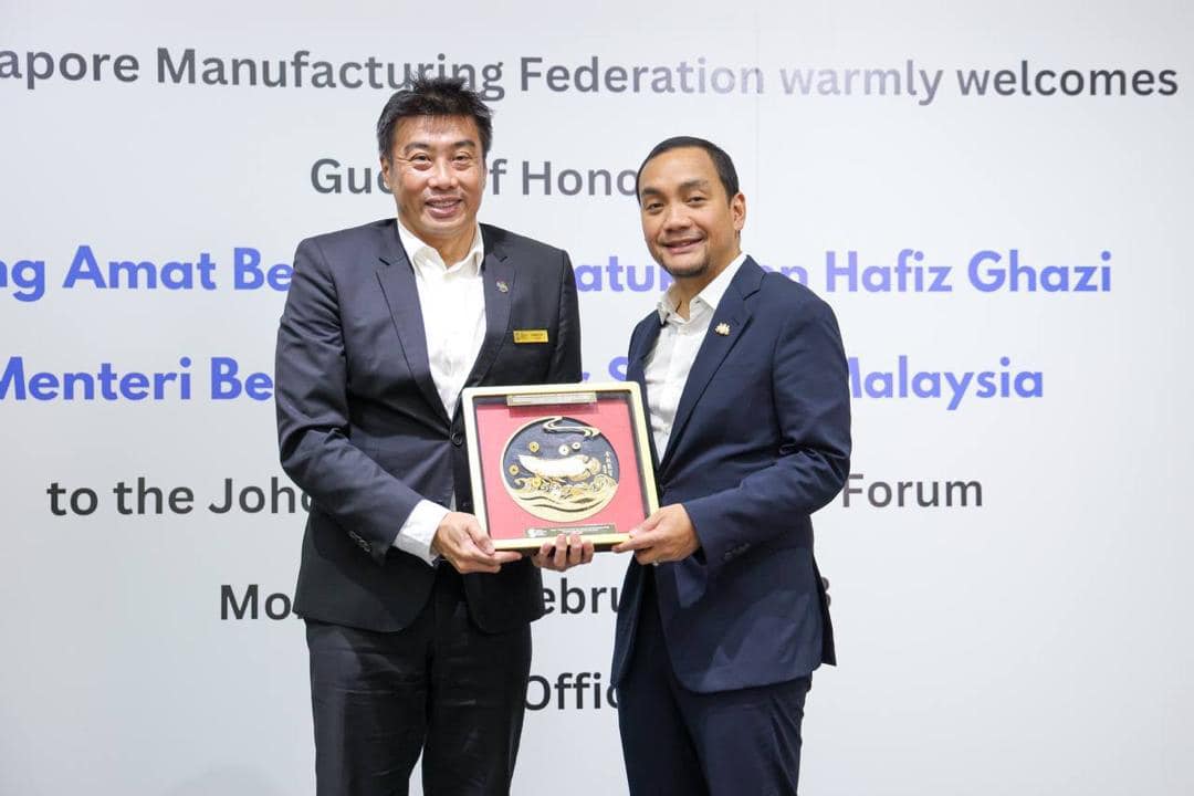 **已签发**柔:第三版头条:大臣:欢迎新加坡制造商前来投资,承诺提供良好条件