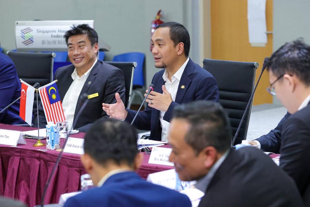 **已签发**柔:第三版头条:大臣:欢迎新加坡制造商前来投资,承诺提供良好条件