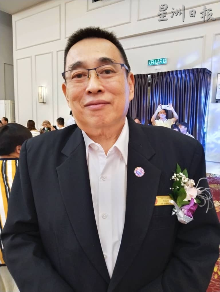 **已签发**柔:第三版头条:林添顺:州政府近期重组酒牌理事会,着手审批新批酒牌执照申请
