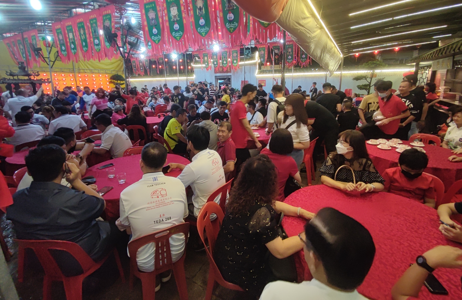 **已签发**柔:第四版头条:本届柔佛古庙游神庆典参与人数有增无减,料达50万人次