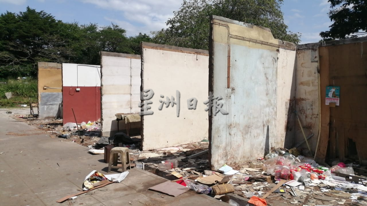 **已签发**柔:銮市会拆加冕戏院小贩中心部分单位,避免衍生社会问题