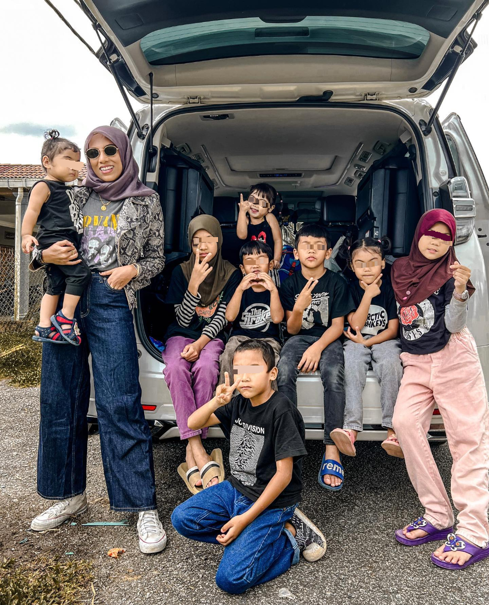 带8孩外出用餐 智慧控场 妈妈：毕竟不是你付钱包场