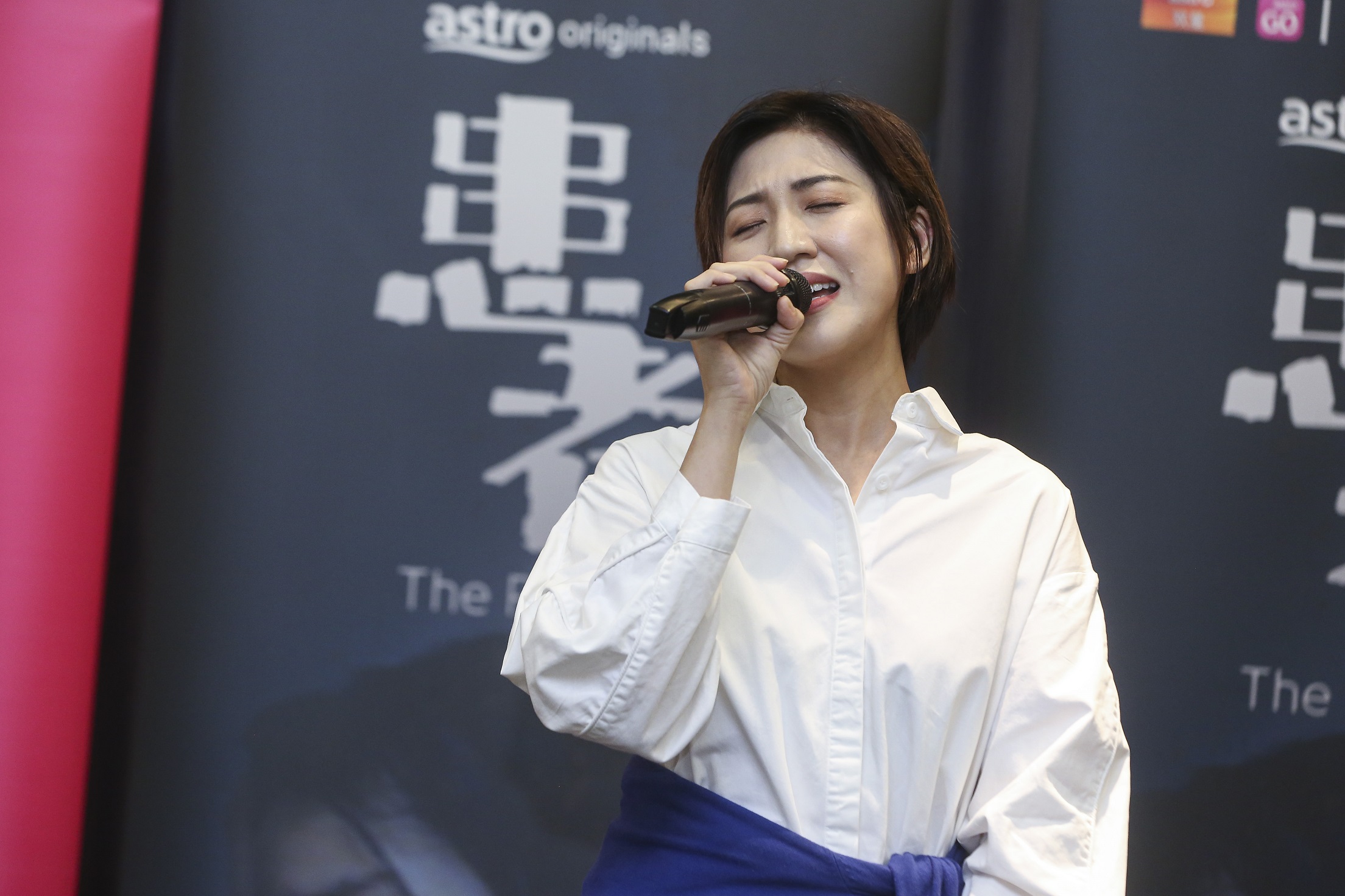 庄可比入戏情绪压抑 常抱陈子颖互安慰