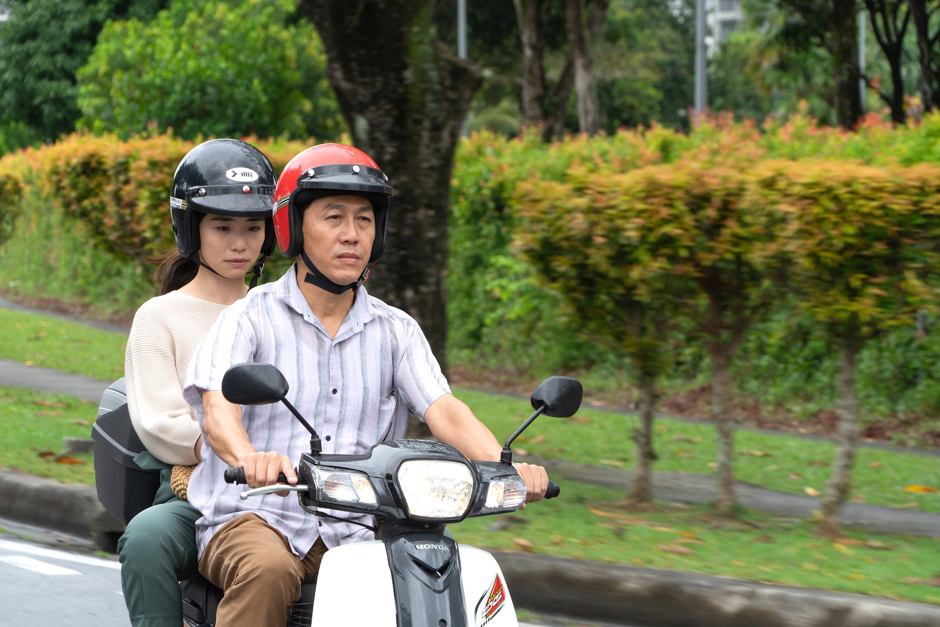 庄可比入戏情绪压抑 常抱陈子颖互安慰