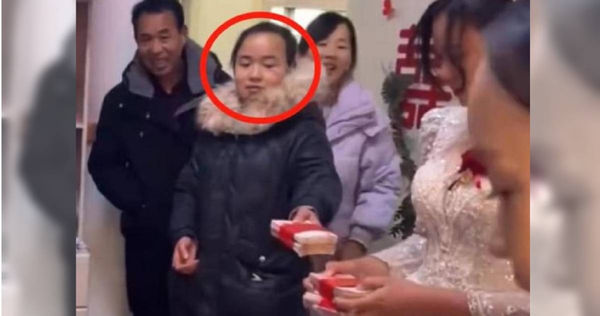 弟弟结婚！姊妹合包“5万礼金”给新娘时给钱脸超臭