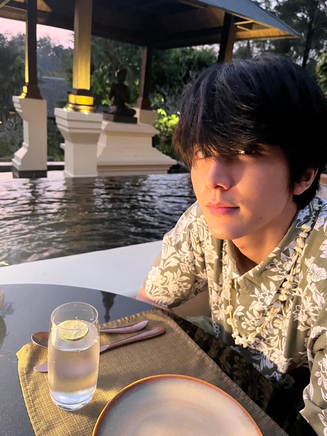 张新成热恋李兰迪实锤？ 同游泰国恋爱细节超甜