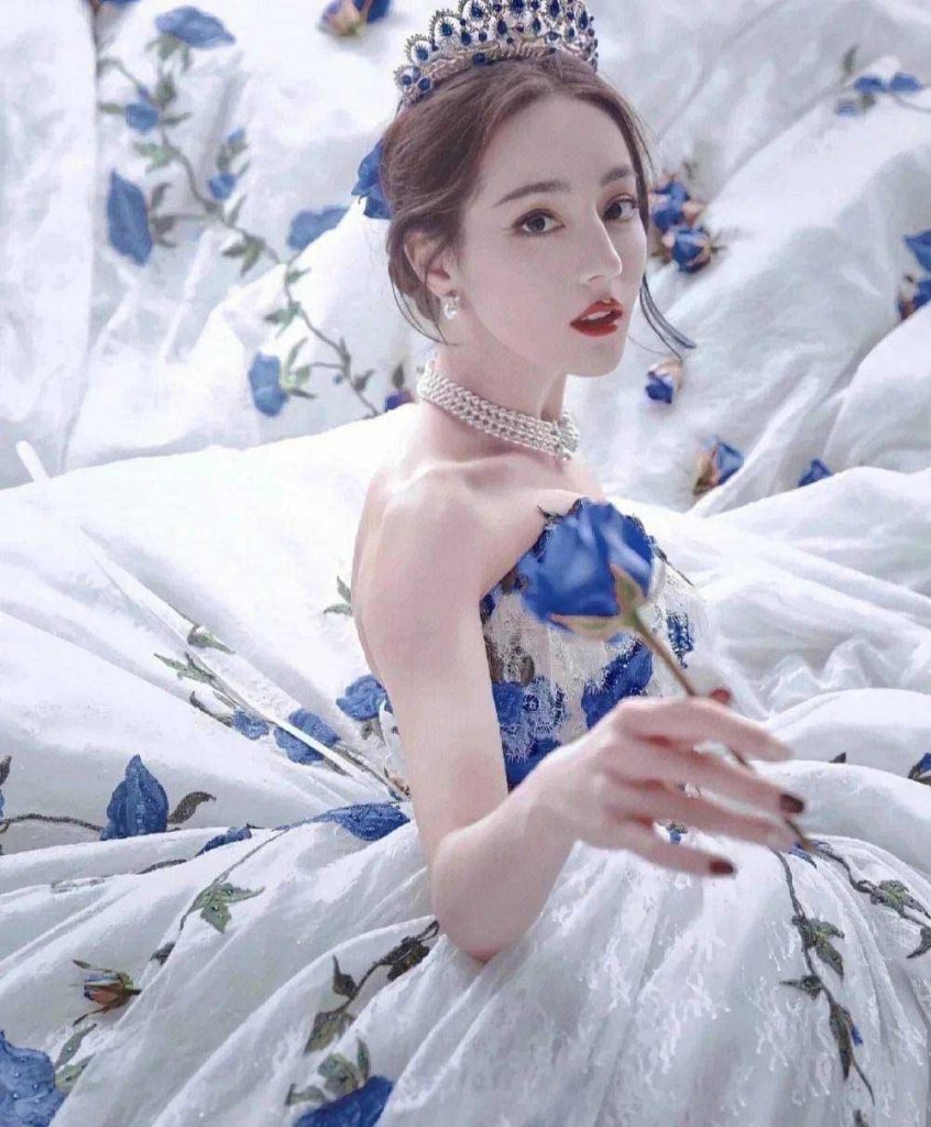 怀孕事件发酵|黄景瑜迪丽热巴接力发声明 未否认恋情惹争议