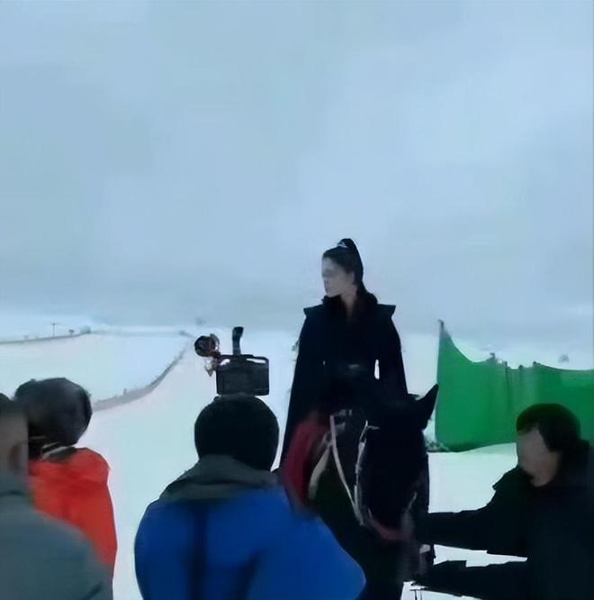 成龙搭娜扎拍《神话2》 年龄差被嘲爷孙恋