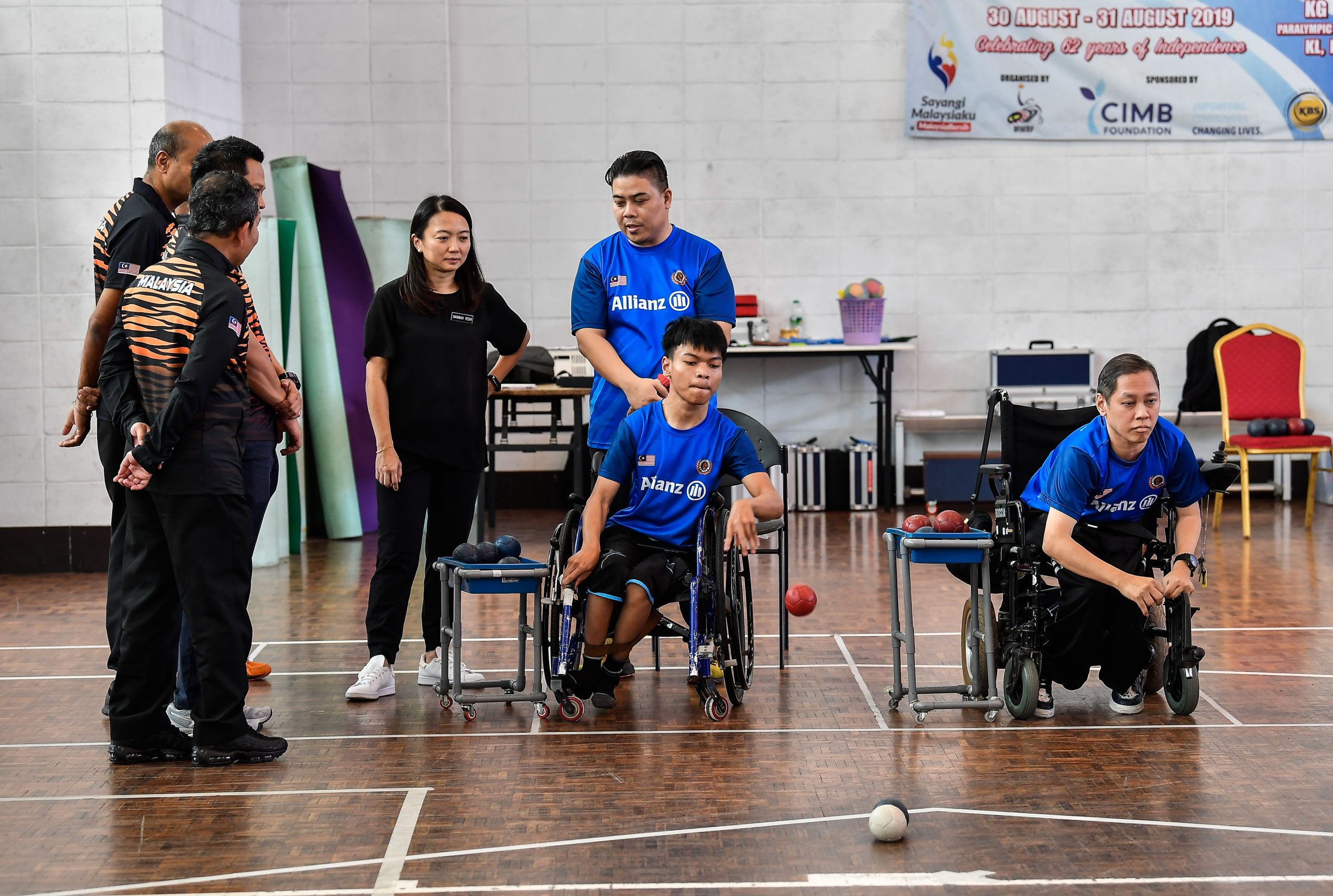 所有残障选手出国比赛  青体部：必须职员陪同
