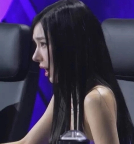 担任节目评审观众失焦 少时Tiffany遭质疑隆鼻