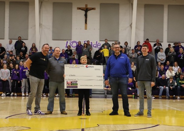 拼盘/25秒完成4个高难度入球 初中生赢奖金