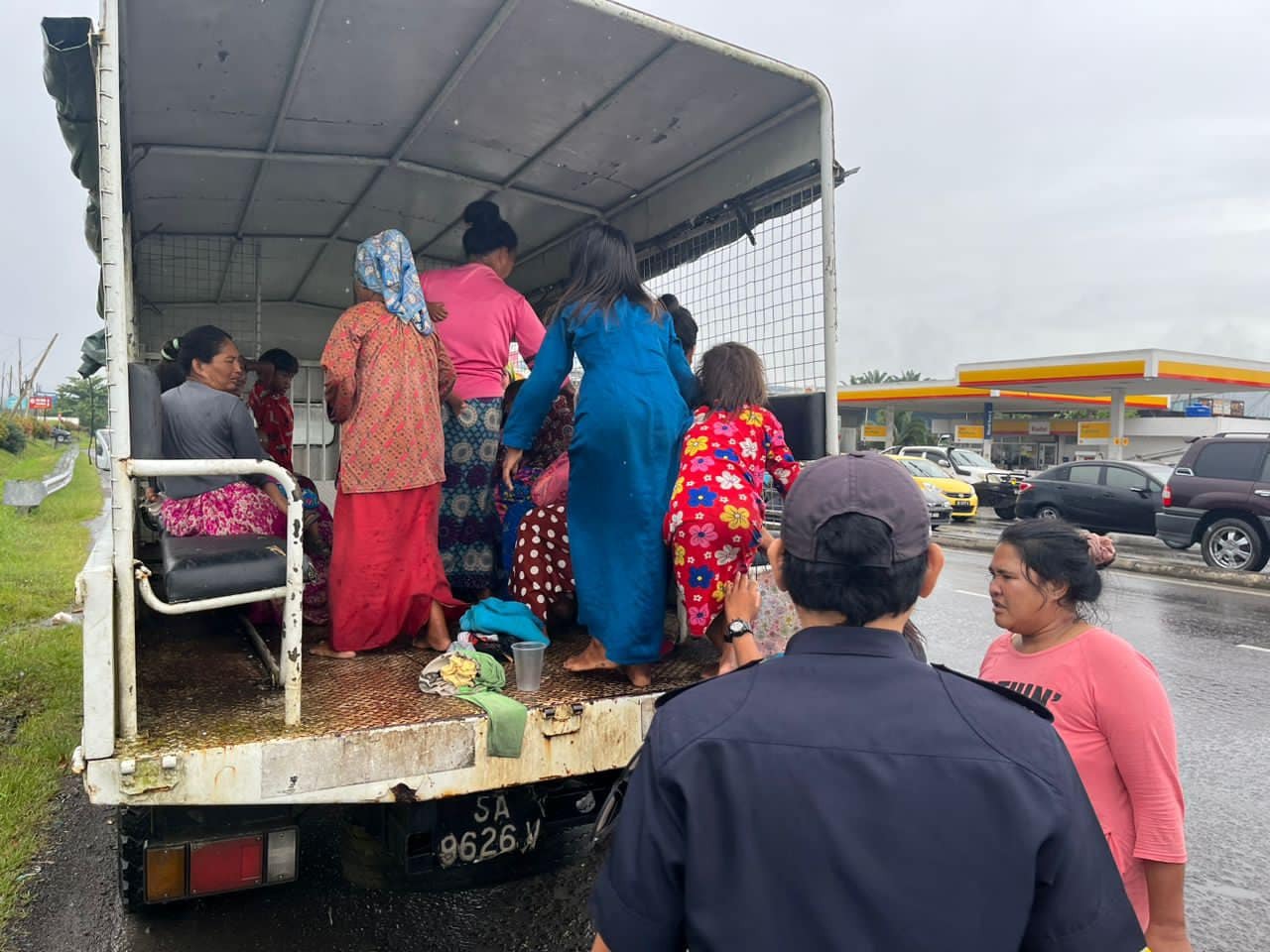 拿笃展开“拯救街童”行动