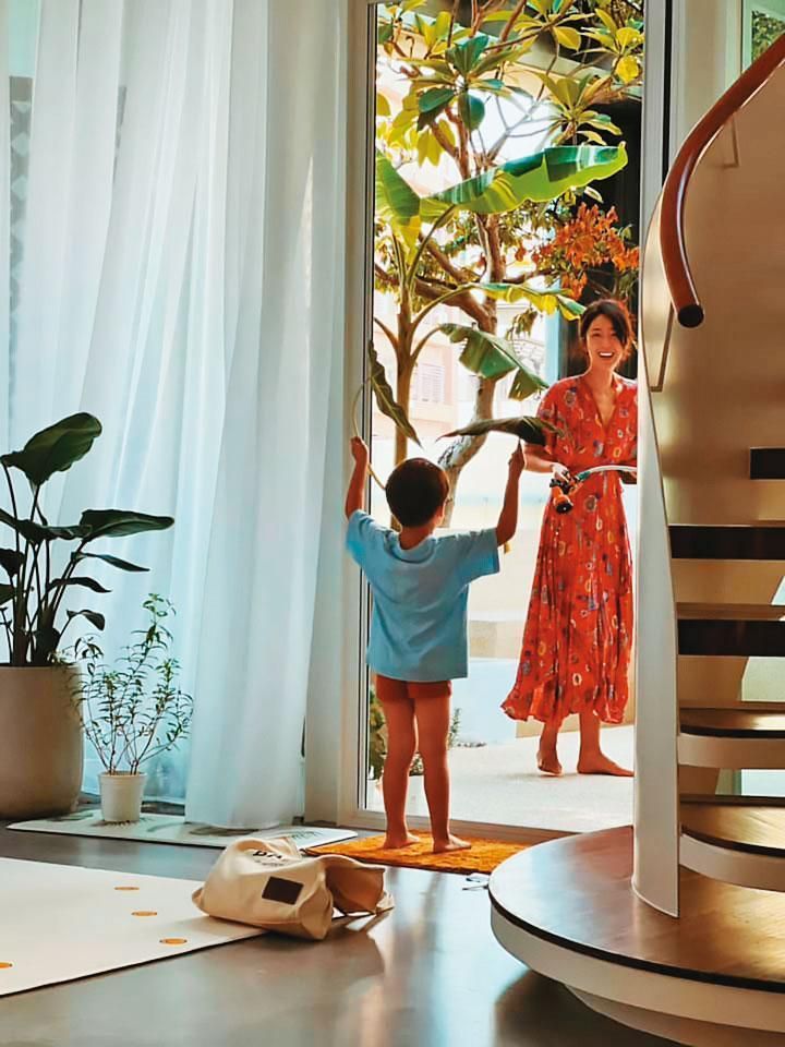 放任子女嬉闹扰邻挨告 隋棠嚣张呛“你们早点起床啰”