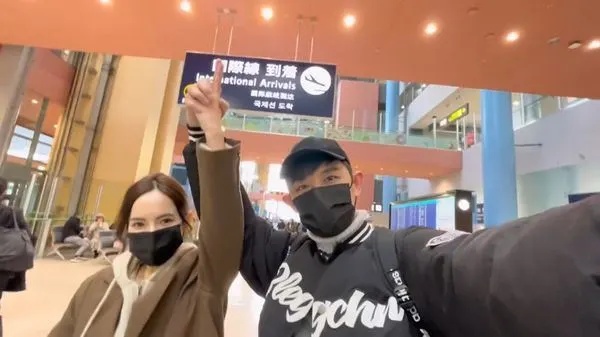 敖犬单膝下跪求婚  深情告白：一起一辈子