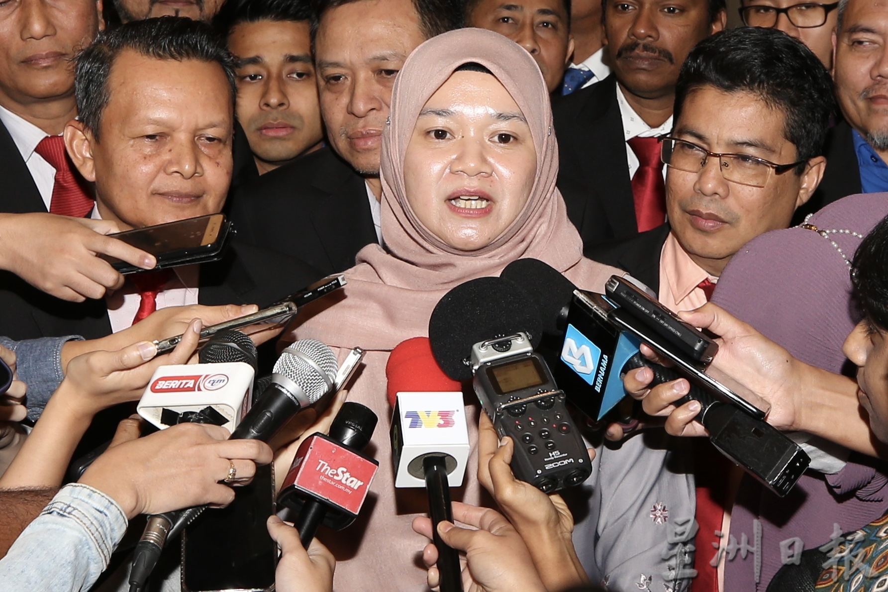 教育部长出席2023教专研讨会开幕仪式