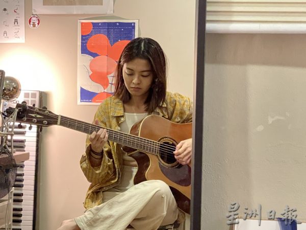 斜杠音乐人Colbie王思涵／我觉得自己是壁花，喜欢站在安全的地方