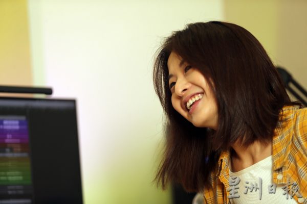 斜杠音乐人Colbie王思涵／我觉得自己是壁花，喜欢站在安全的地方