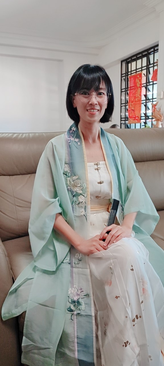 新年备稿:汉服形制多亦有改良款 新年皆宜全家穿出仪式感