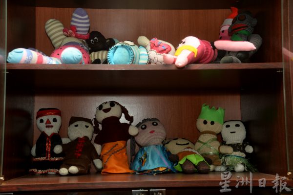 新教育（2月7日）封面故事：：戏偶——幼教老师的小帮手