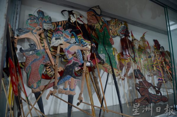 新教育（2月7日）封面故事：：戏偶——幼教老师的小帮手