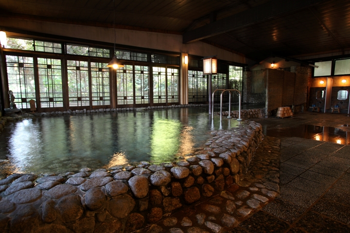 日温泉旅馆1年只换2次水！　竟是社长“圣旨”：客人少不准换