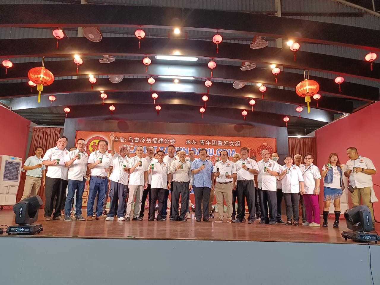 早报头//大都会/乌冷福建公会新春团拜,许来贤促联邦政府向雪州政府看齐制度化拨款给独中