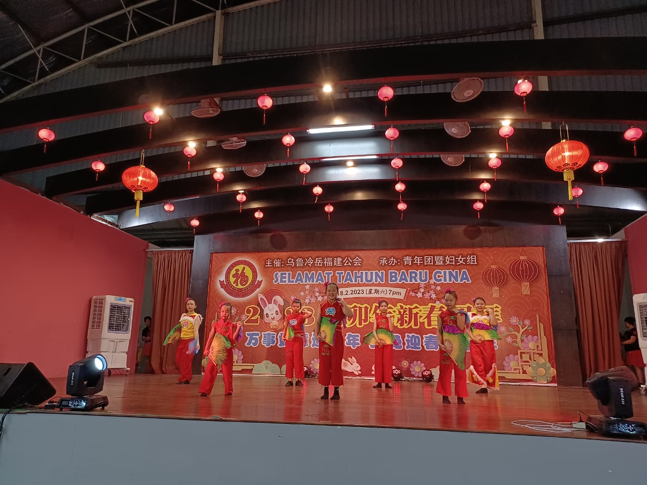 早报头//大都会/乌冷福建公会新春团拜,许来贤促联邦政府向雪州政府看齐制度化拨款给独中