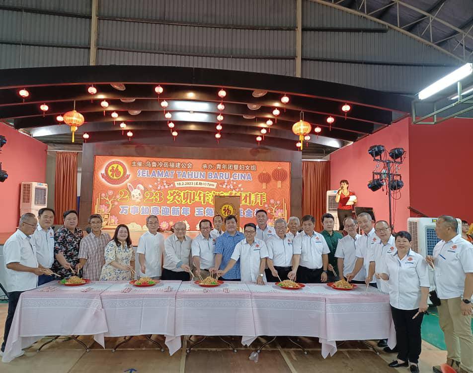 早报头//大都会/乌冷福建公会新春团拜,许来贤促联邦政府向雪州政府看齐制度化拨款给独中