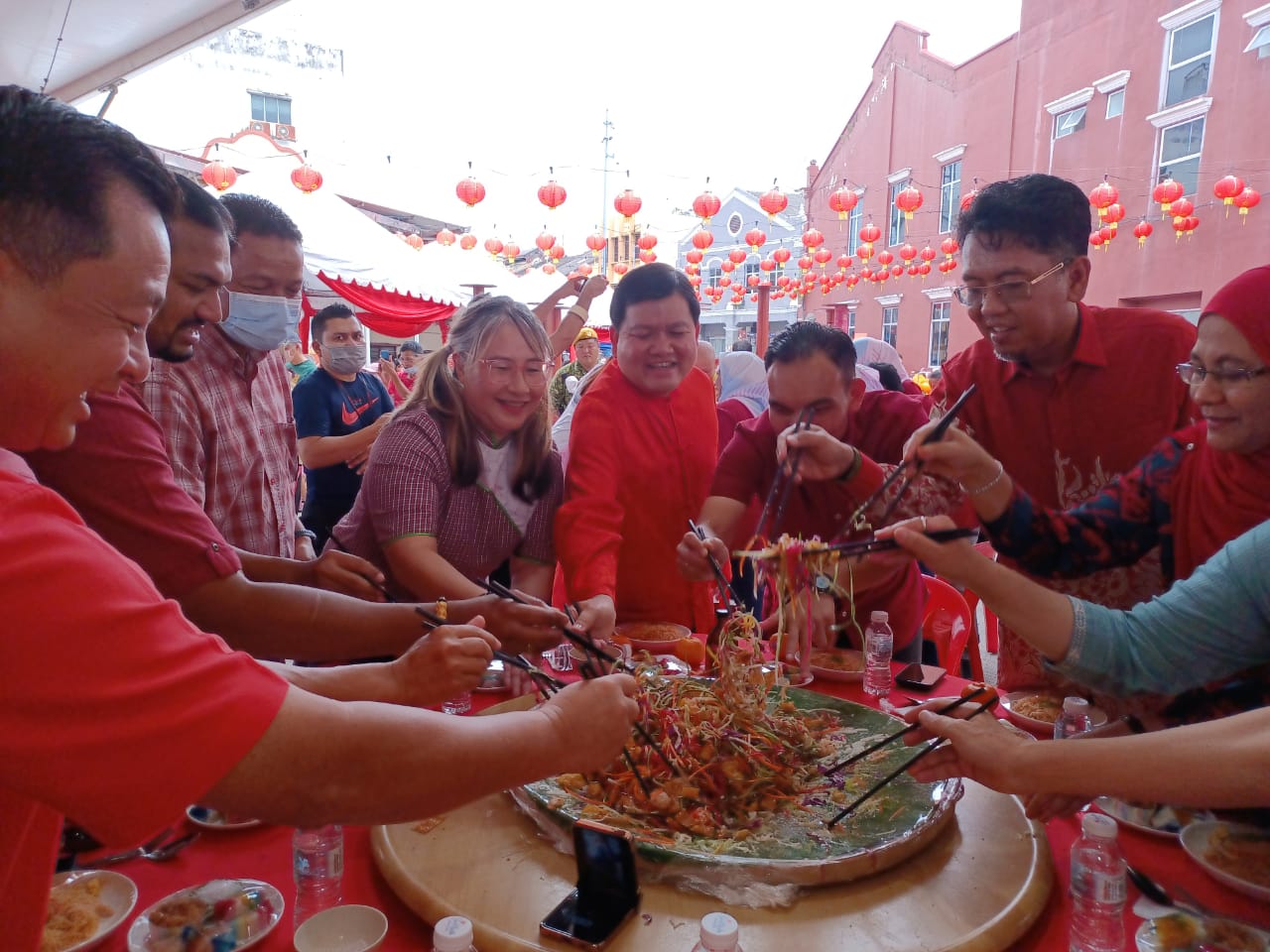 早报头//大都会/许来贤,加影老街拟在星期日开办饮食和文化市集,打造为旅游区