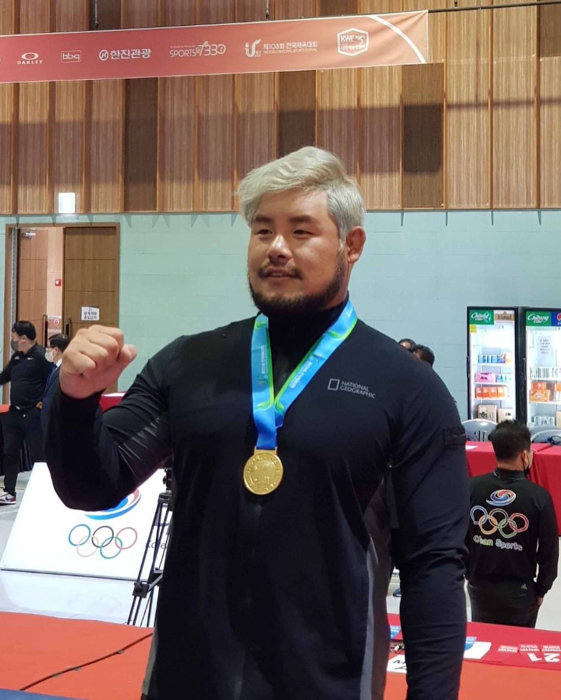 昆凌看了也会傻眼！ ​《体能之巅》激似周杰伦