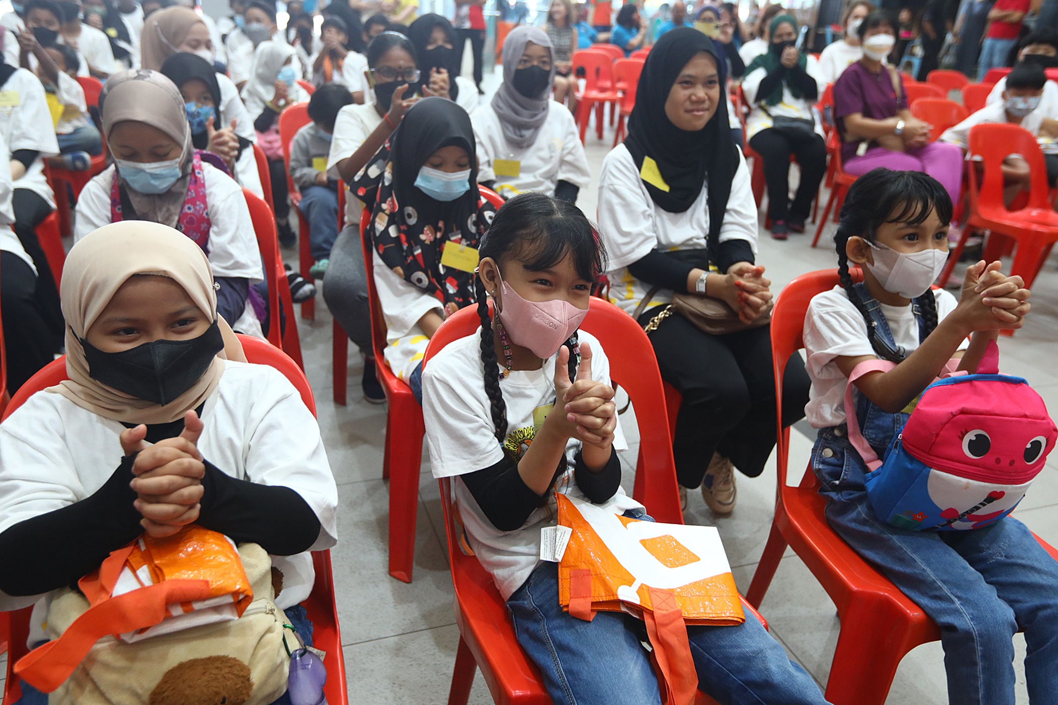 暖势力小黄花慈善基金举办爱同行新春大团圆