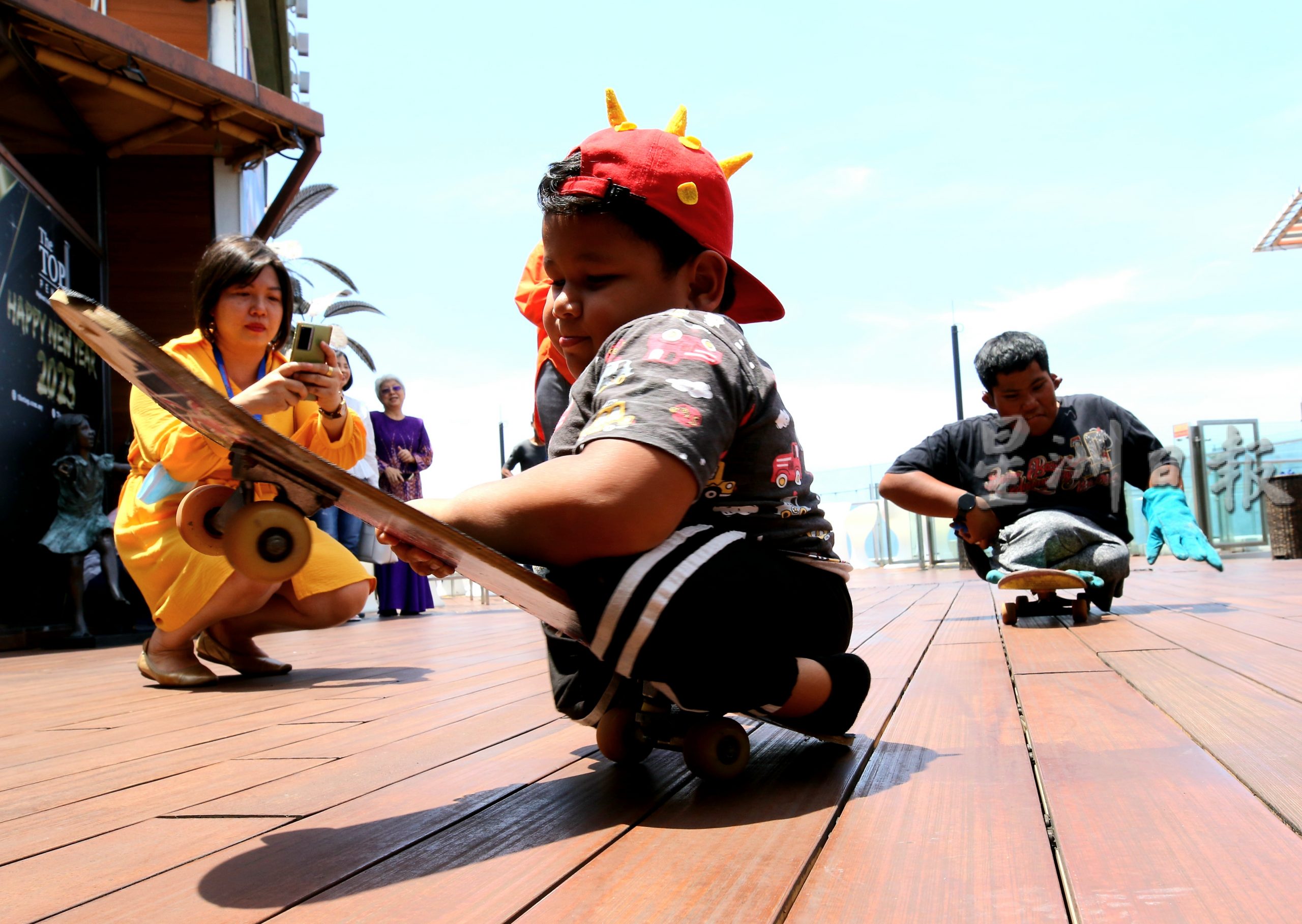 我们可以你也一定能 残障男童受激励