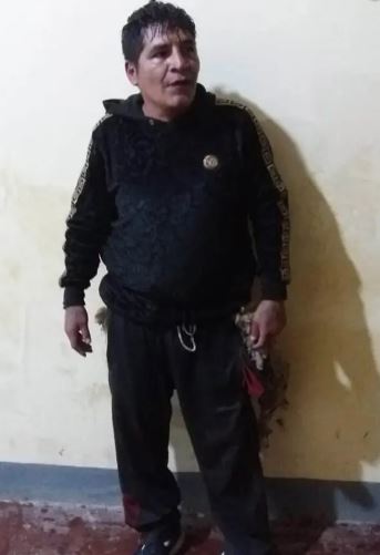 杀人犯越狱“穿羊毛外套假装是只羊”　四肢着匍匐行列破功