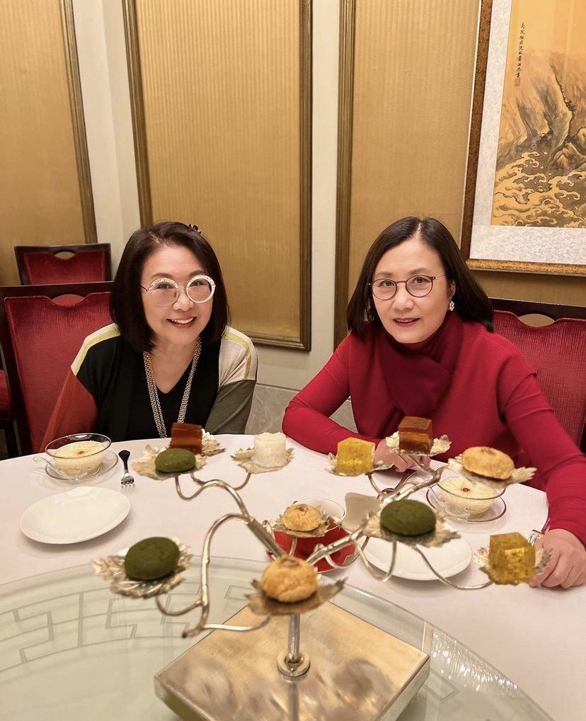  李司棋汪明荃同框撞造型 化身Twins饭聚勾回忆杀