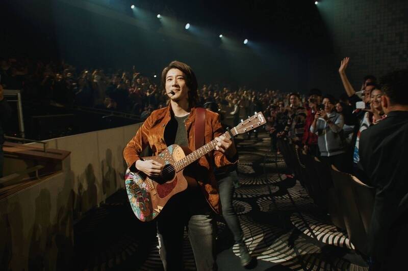 李靓蕾再锤王力宏 狠呛:不要再消费孩子