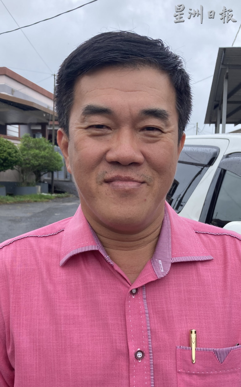 柔: 春节牛群游荡酿5车祸 彼咯村民促当局采行动