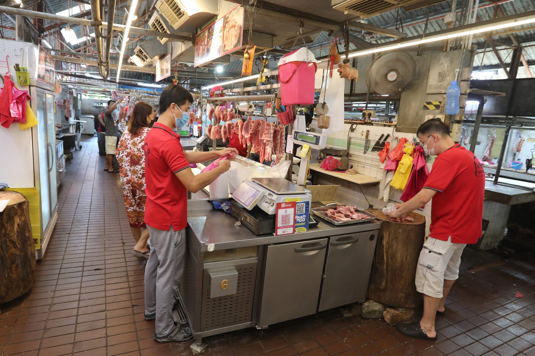 柔:【特稿】:猪肉频涨价 生意跌40% 商贩盼政府出手打救