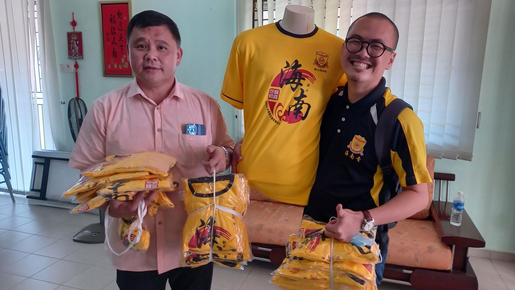 柔：专栏：新旧对照：柔佛古庙的游神衣